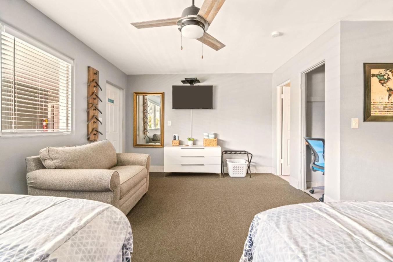 Boutique Beach Retreat St. Pete Beach Exterior foto
